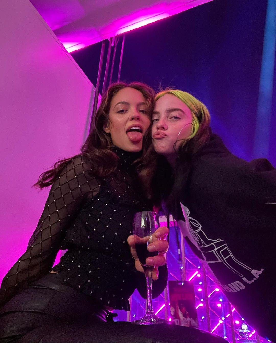 Billie Eilish S Backside Gets A BIG KISS From Brother S Girlfriend In