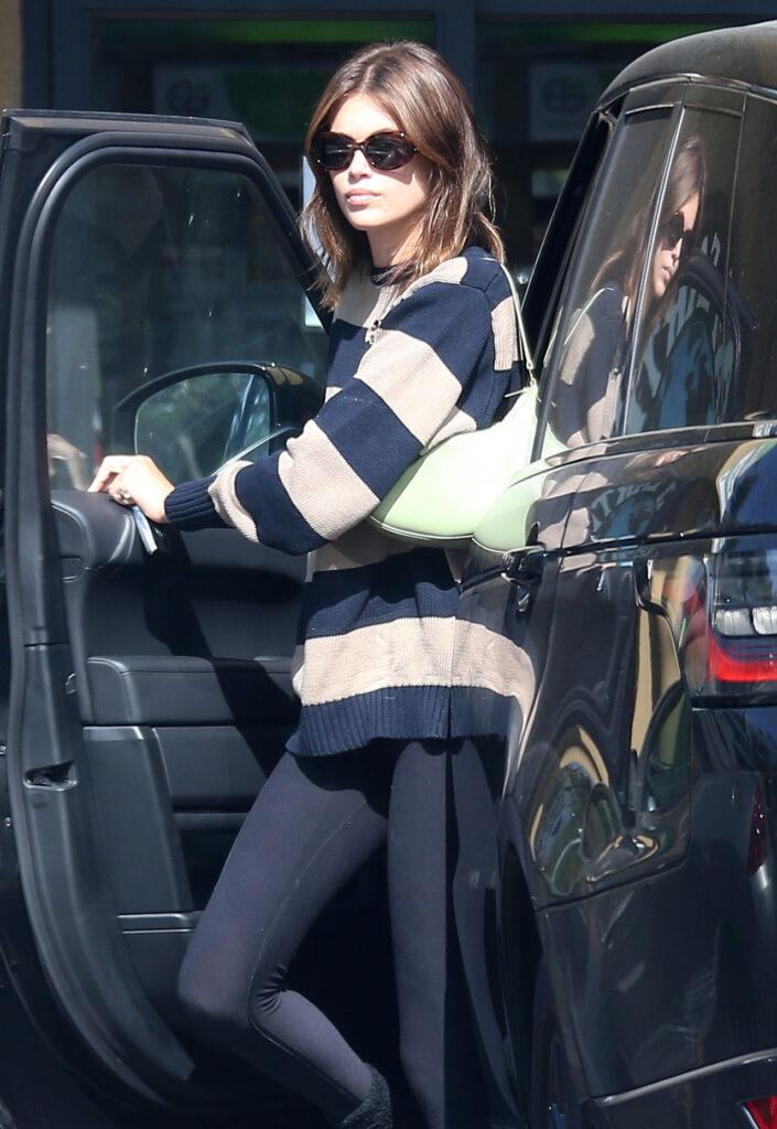 Kaia Gerber grabs a smoothie.