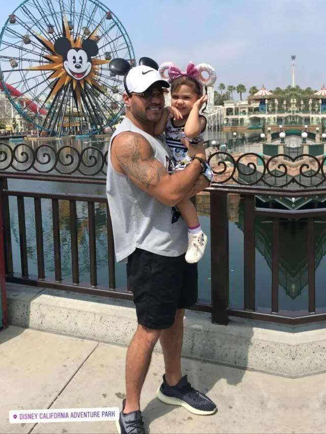Jersey Shore Ronnie & Daughter At Disney