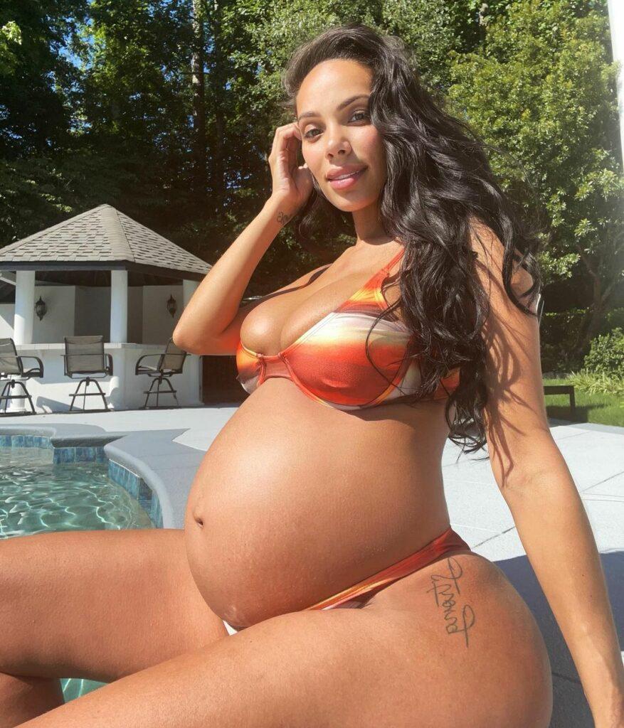 erica mena pregnant in bikini