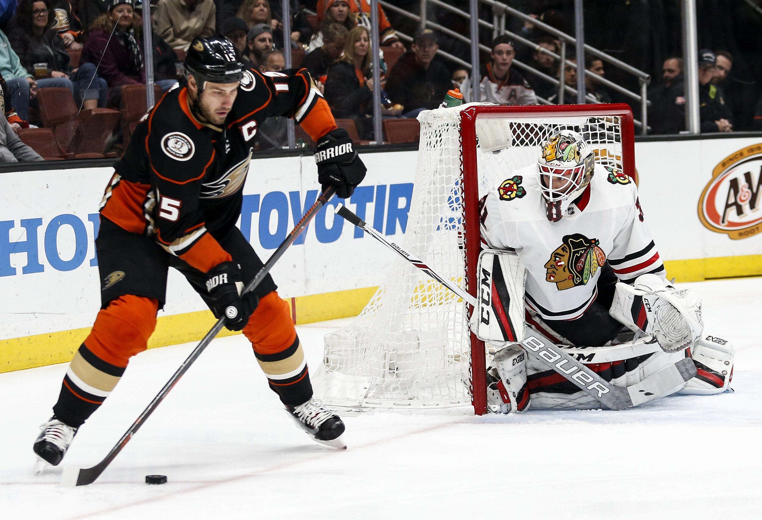 NHL Anaheim Ducks beat Chicago Blackhawks