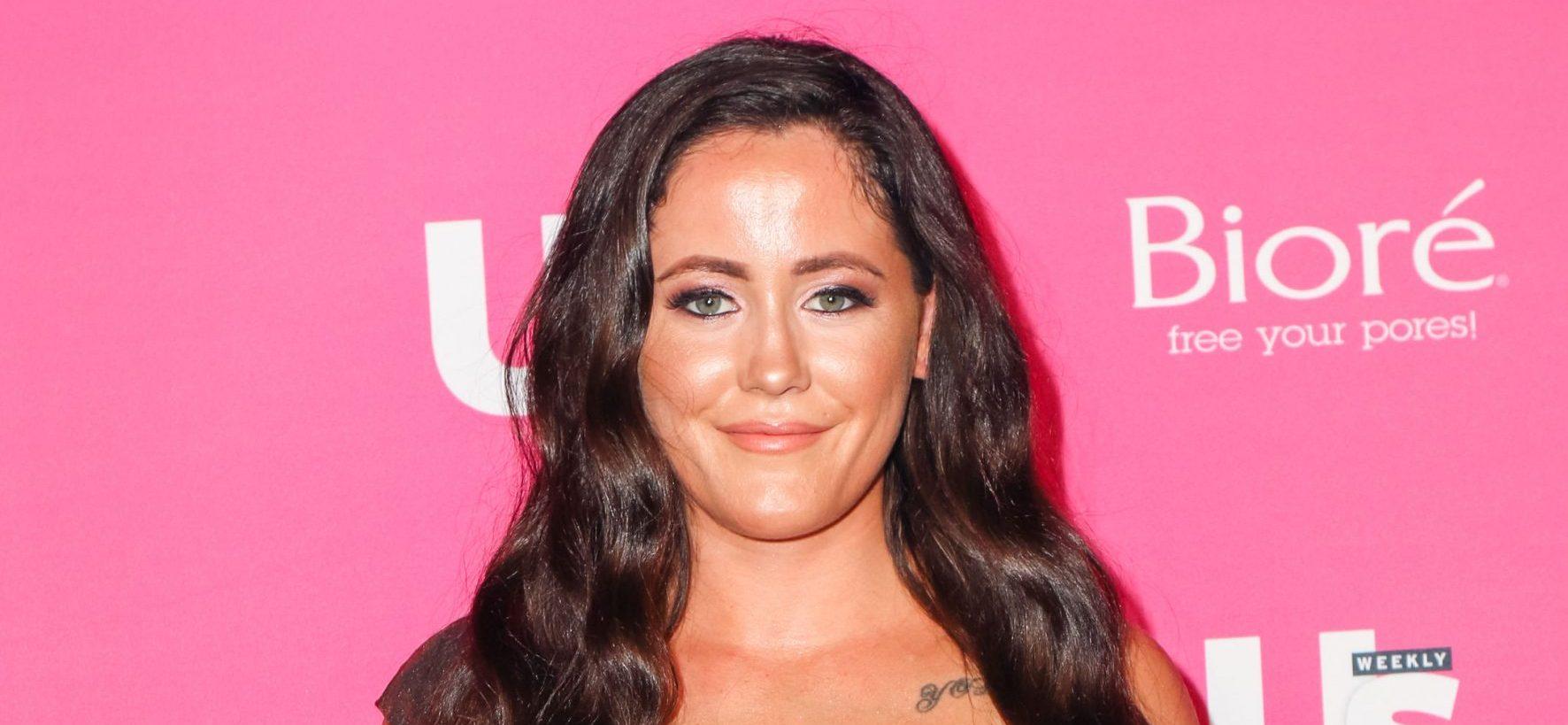 Jenelle Evans Rocks Out in Swimsuit for Body Positive Pool Dance