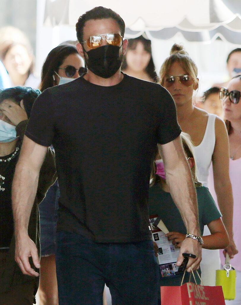 Jennifer Lopez and Ben Affleck tenderly gaze at each other while grabbing lunch with their kids at the Brentwood Country Mart