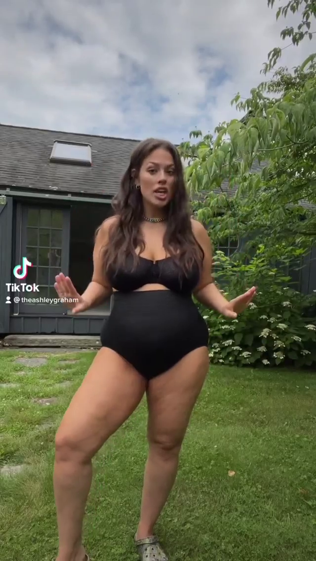 Ashley Graham dancing in her TikTok.