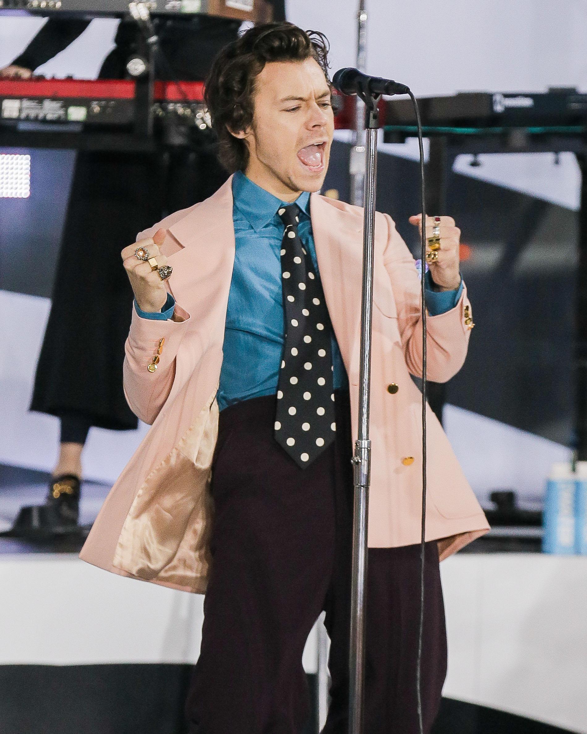 Harry Styles performing on Today