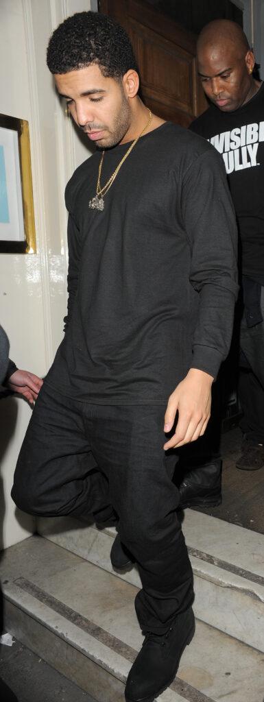 Drake leaving Low Club in Mayfair at 3 30am The Canadian rapper wore an all black outfit