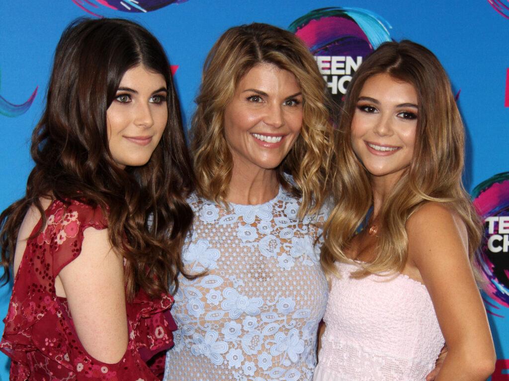 Lori Loughlin and daughters Teen Choice Awards 2017