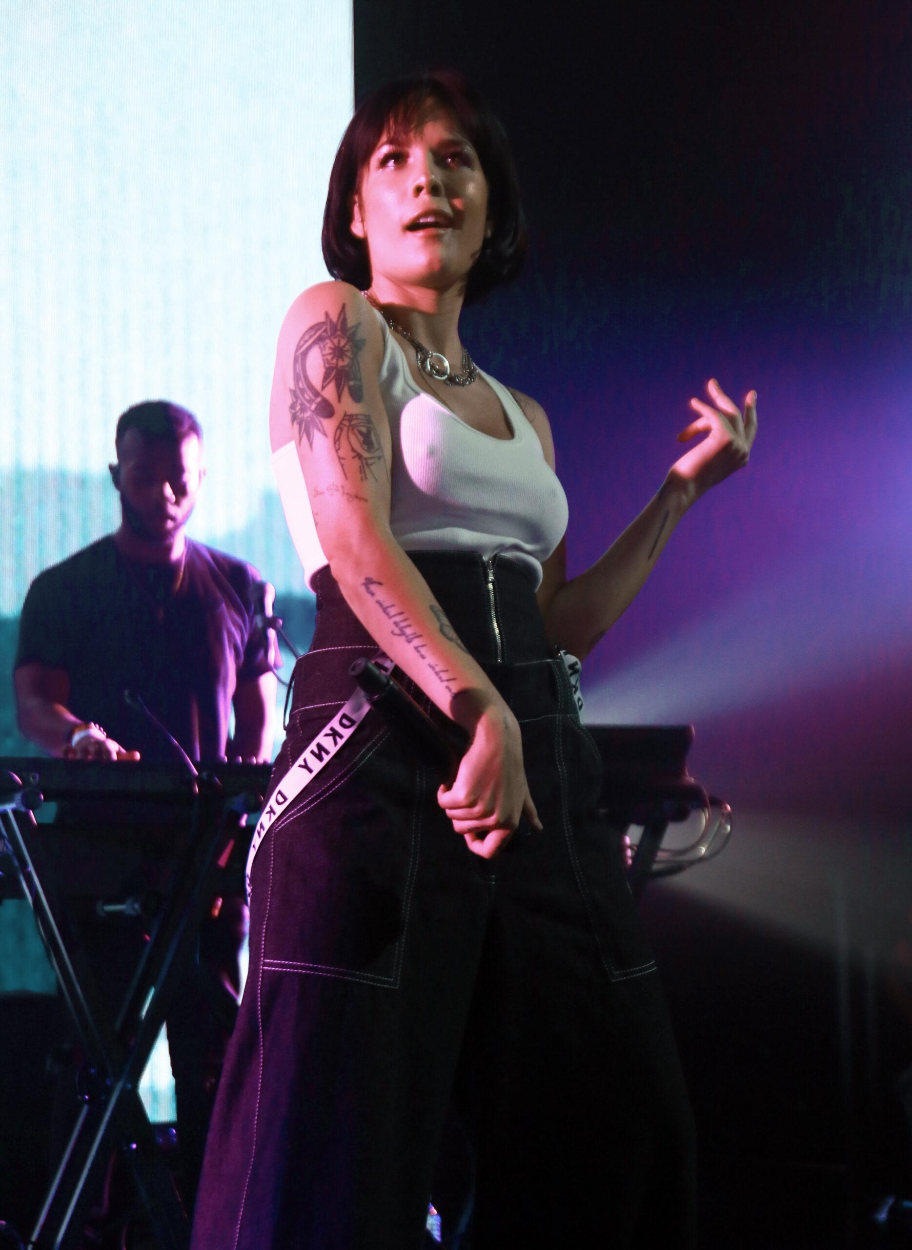 Halsey Performs at the DKNY Party