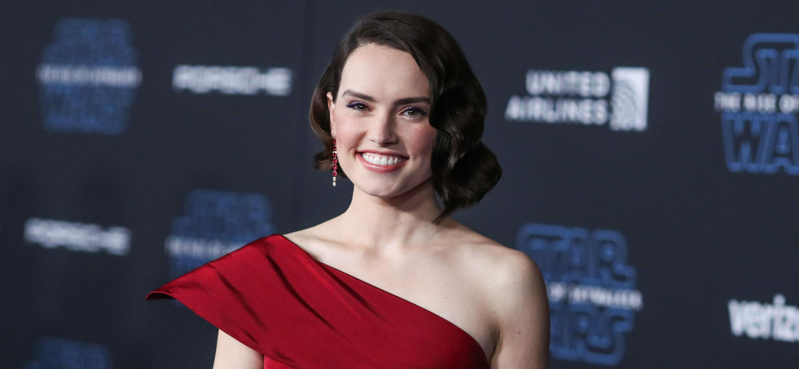 Daisy Ridley wearing an Oscar de la Renta dress arrives at the World Premiere Of Disney's 'Star Wars: The Rise Of Skywalker'