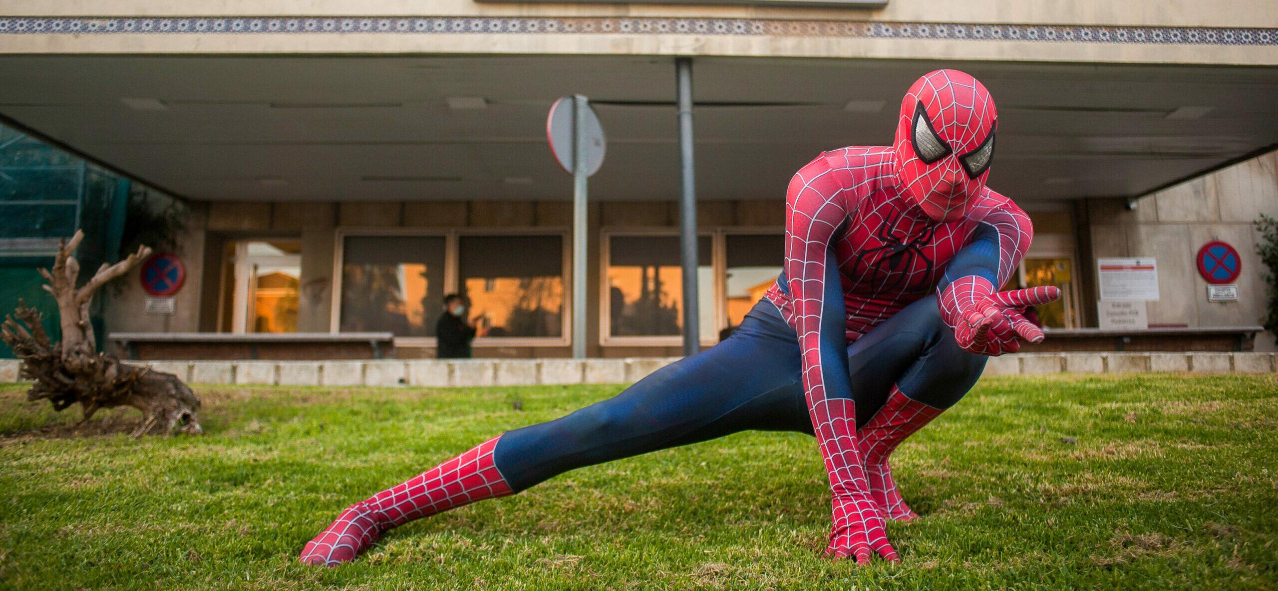 Robotic Spider-Man CRASHES Into Building At Disney’s Avengers Campus