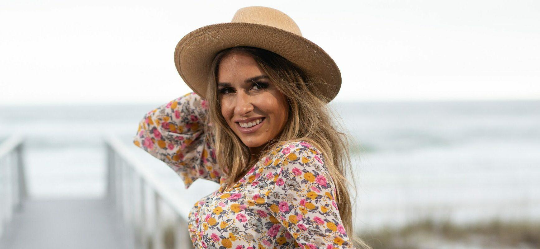 Jessie James Decker Works Out In Tiny Shorts And A Plunging Sports Bra