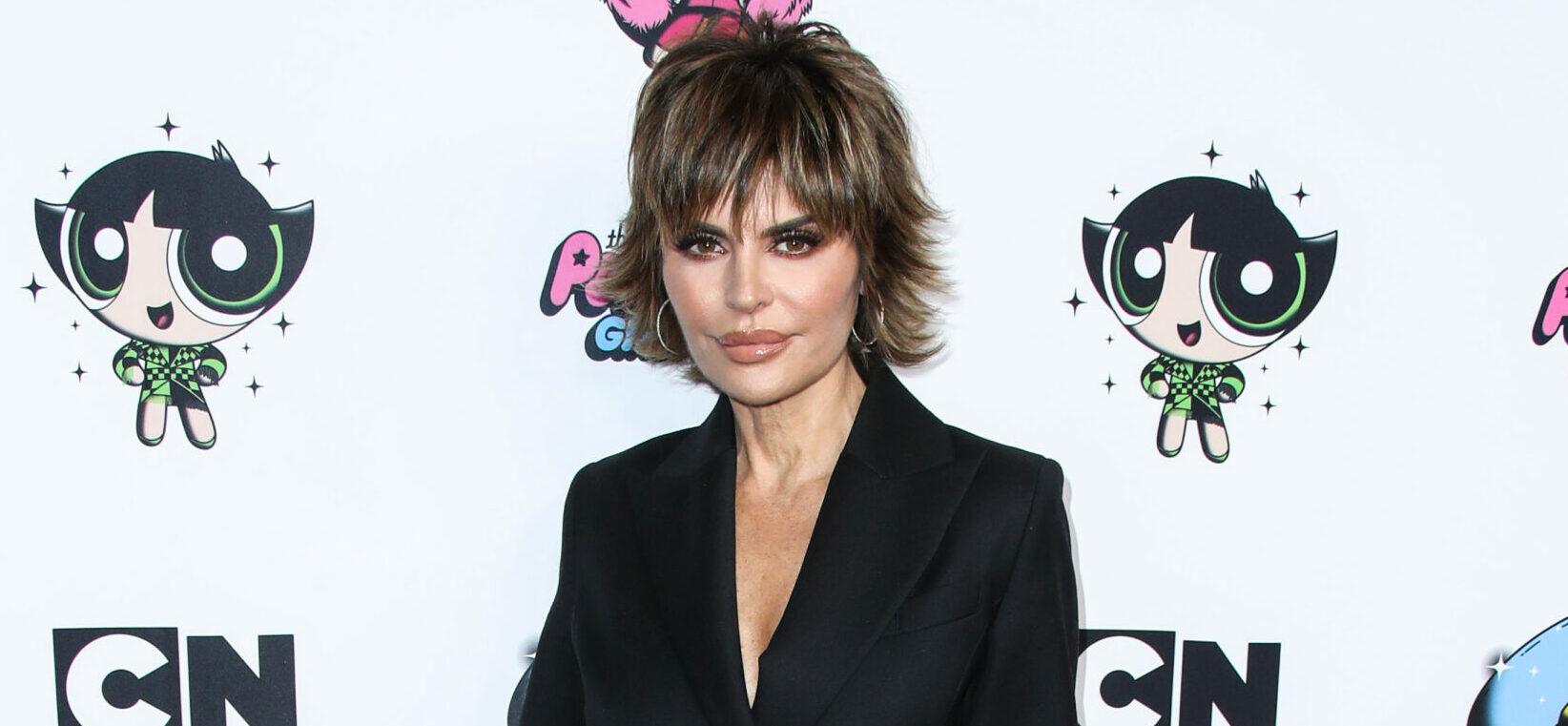 Lisa Rinna posing for the camera.