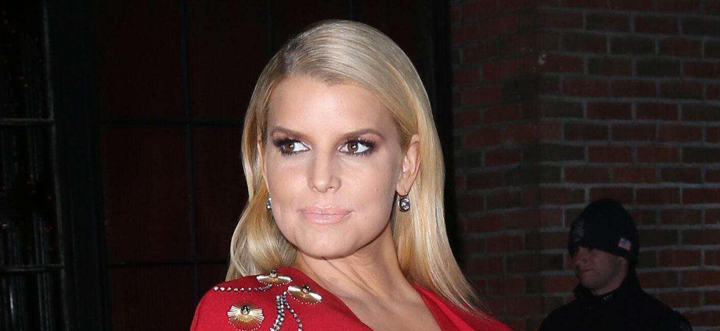 Jessica Simpson And Taylor Swift Share This Uncanny Similarity