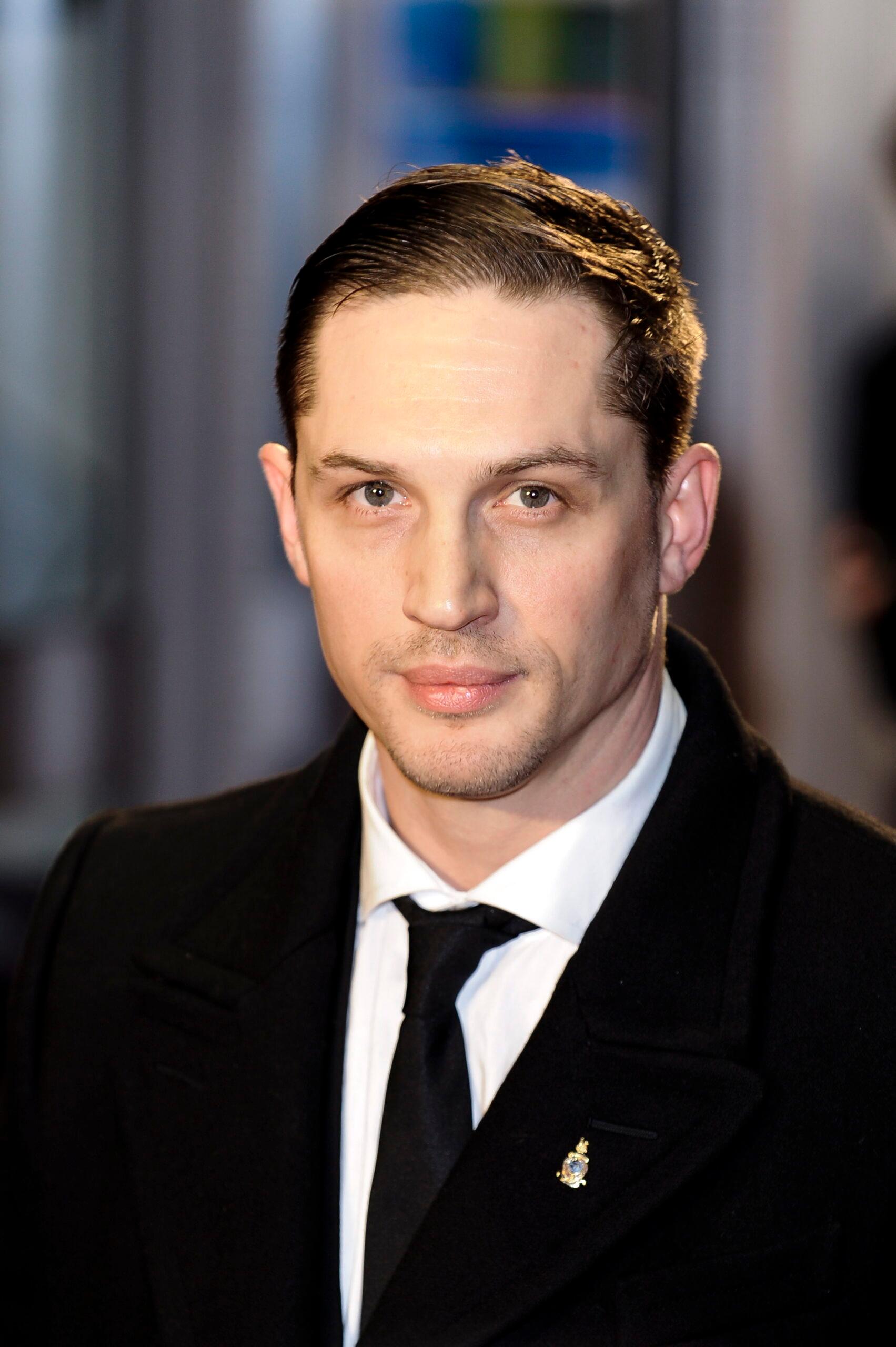 Tom Hardy to play Elton John