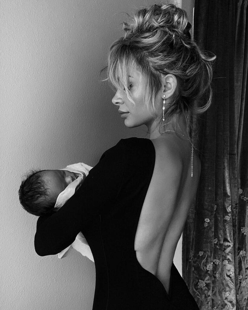 Alyssa Scott with baby Zen