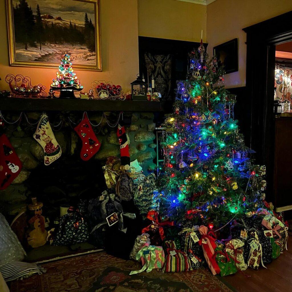 Billie Eilish Christmas Tree 