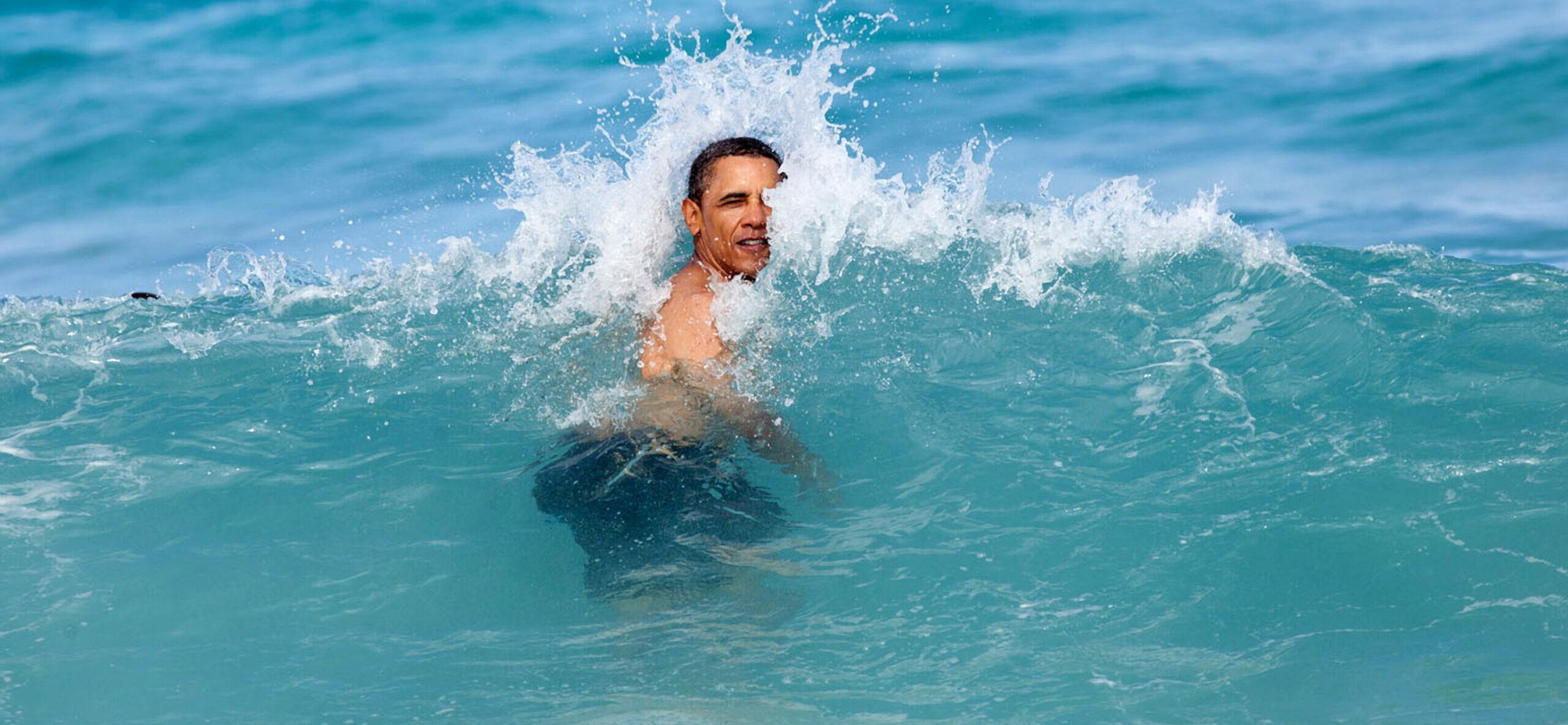 President Barack Obama Flaunts His Ripped Body On Family Hawaiian Vacation