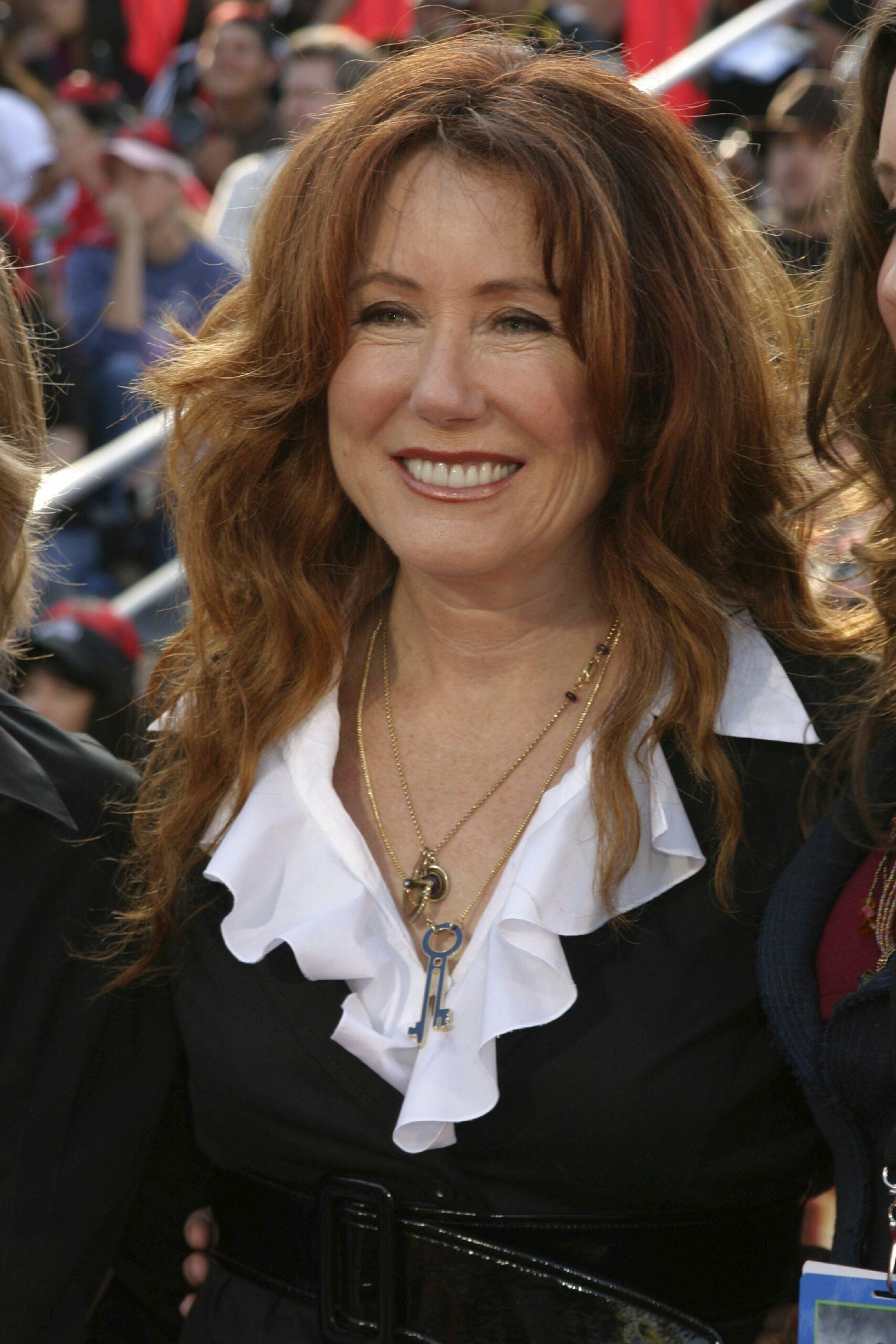 ‘Dances With Wolves’ Mary McDonnell Splits With Husband After 37 Years 