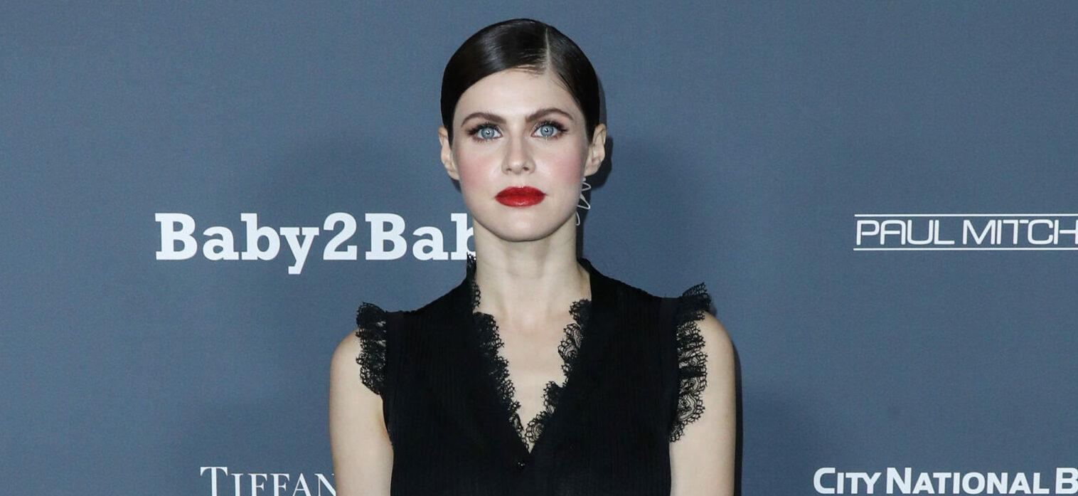 Alexandra Daddario Flaunts Chest & Abs In Matching Sportswear