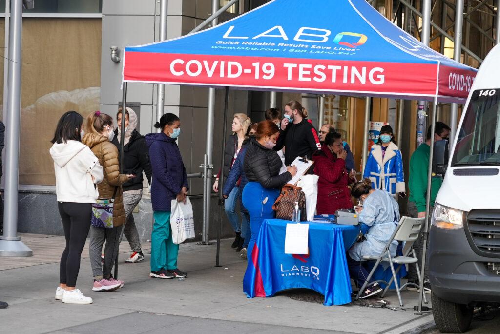 Covid 19 crisis in the theatre district of New York City, US - 17 Dec 2021