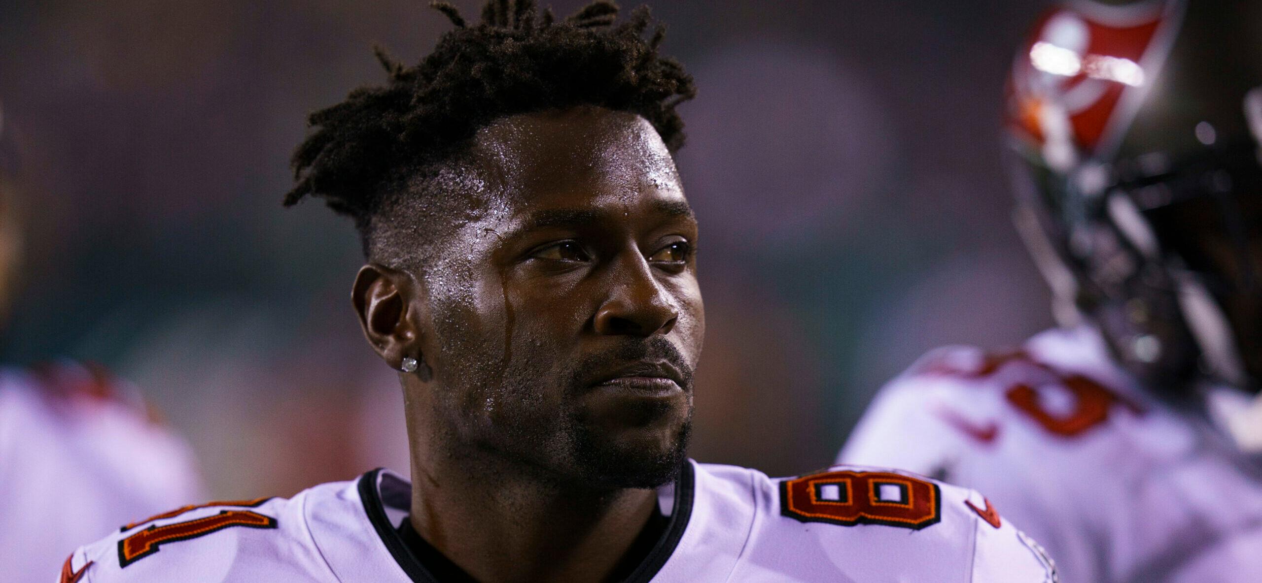 Antonio Brown Reportedly Had Sideline Outburst Over Refusal To Play With Injured Ankle