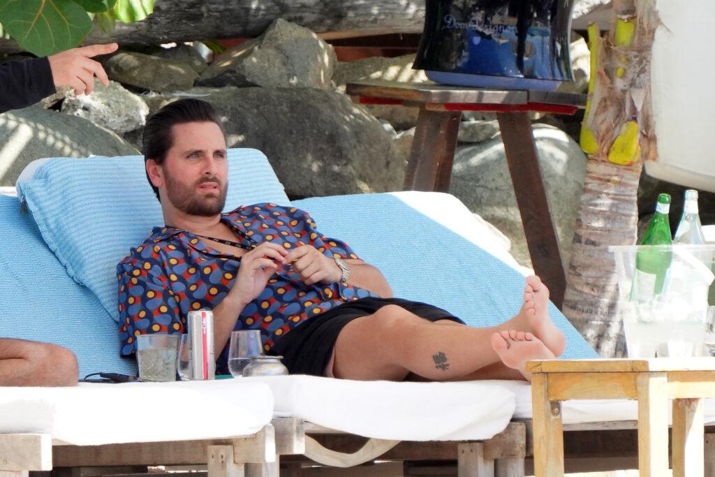 Scott Disick relax with some friends at Shellona beach during holidays in St-Barth
