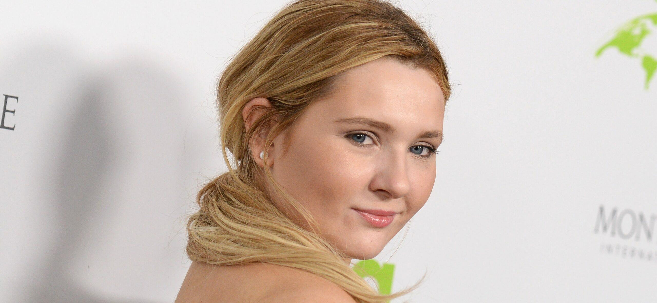 Abigail Breslin SLAMS Troll For Trashing Father Who Died From COVID