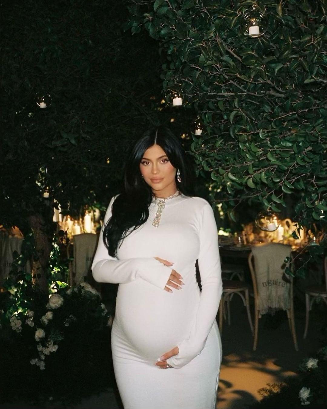 Kylie Jenner Flaunts Inside Luxury Baby Shower, Baby's Gender Revealed?!