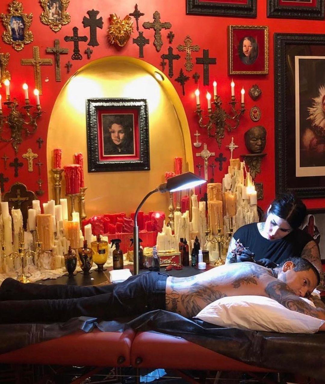 Kat Von D Accused Of Illegally Running Tattoo Shop During COVID-19 Lockdown