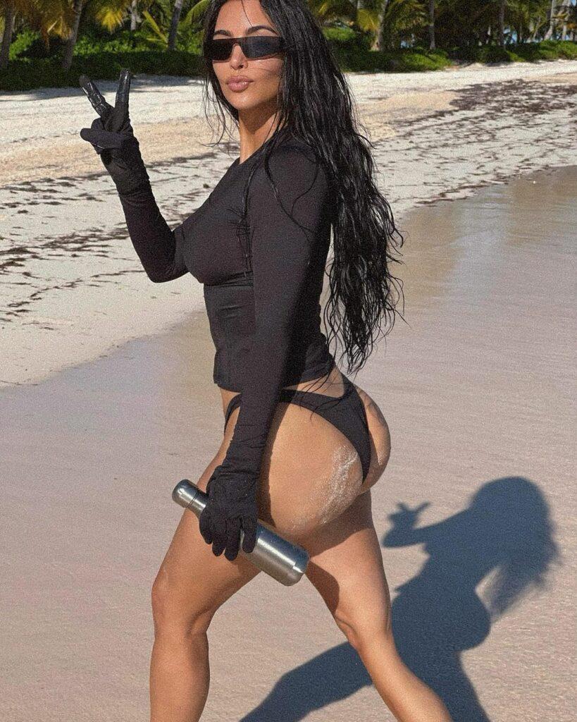 Kim Kardashian MELTS Instagram In Black Bikini Amid Sex Tape Drama!
