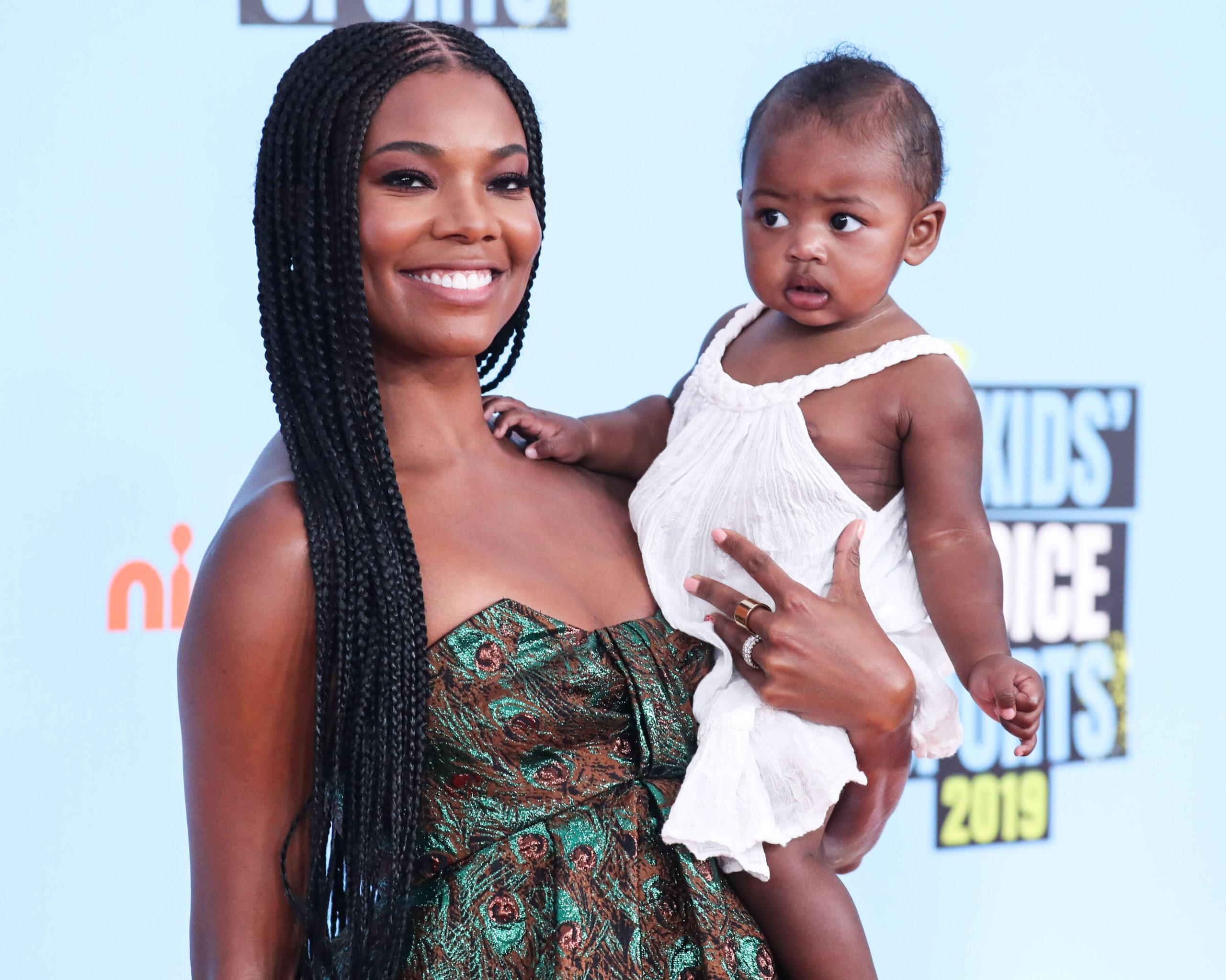 Gabrielle Union & daughter Kaavia James at Nickelodeon Kids' Choice Sports 2019