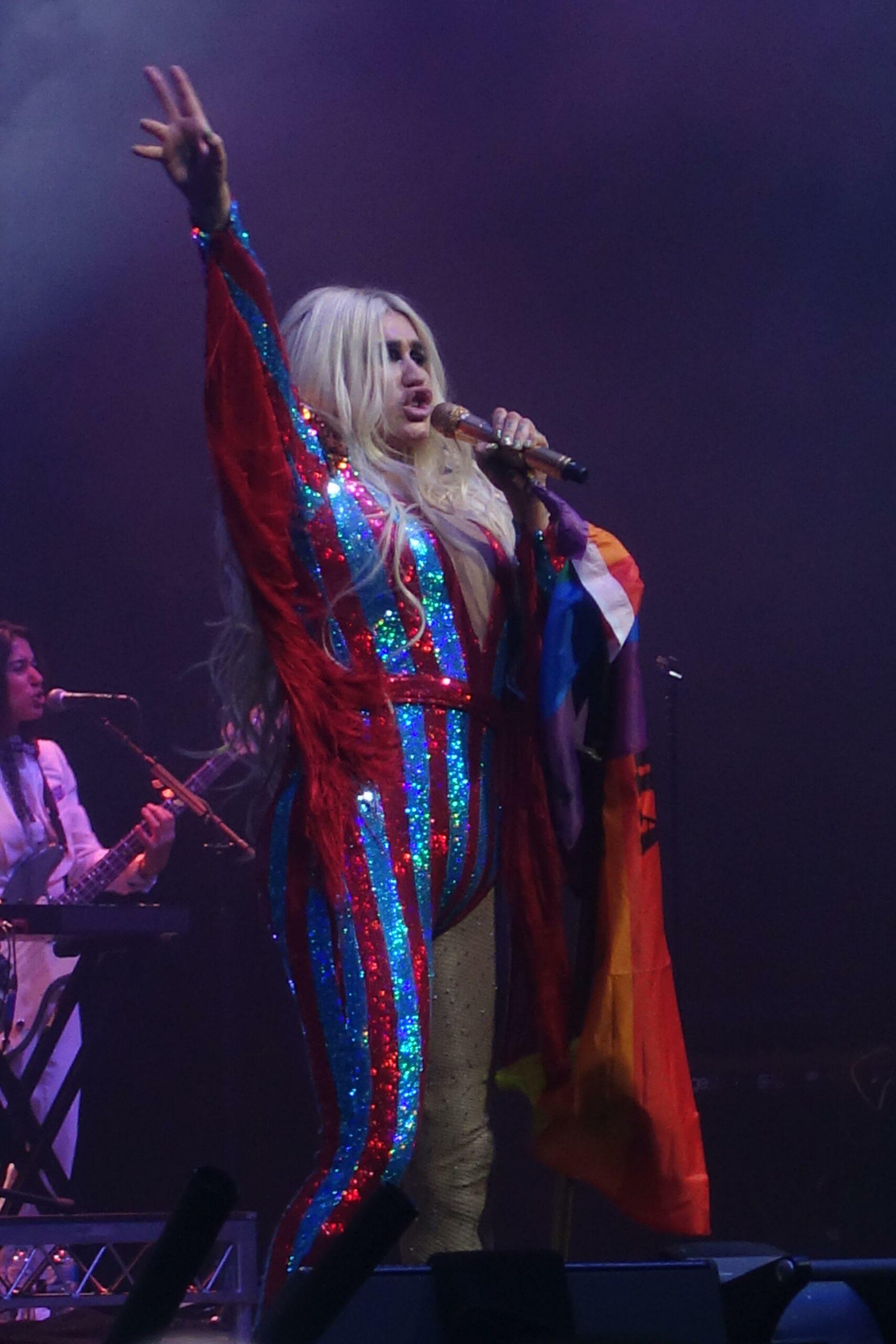 Kesha performs in Sydney