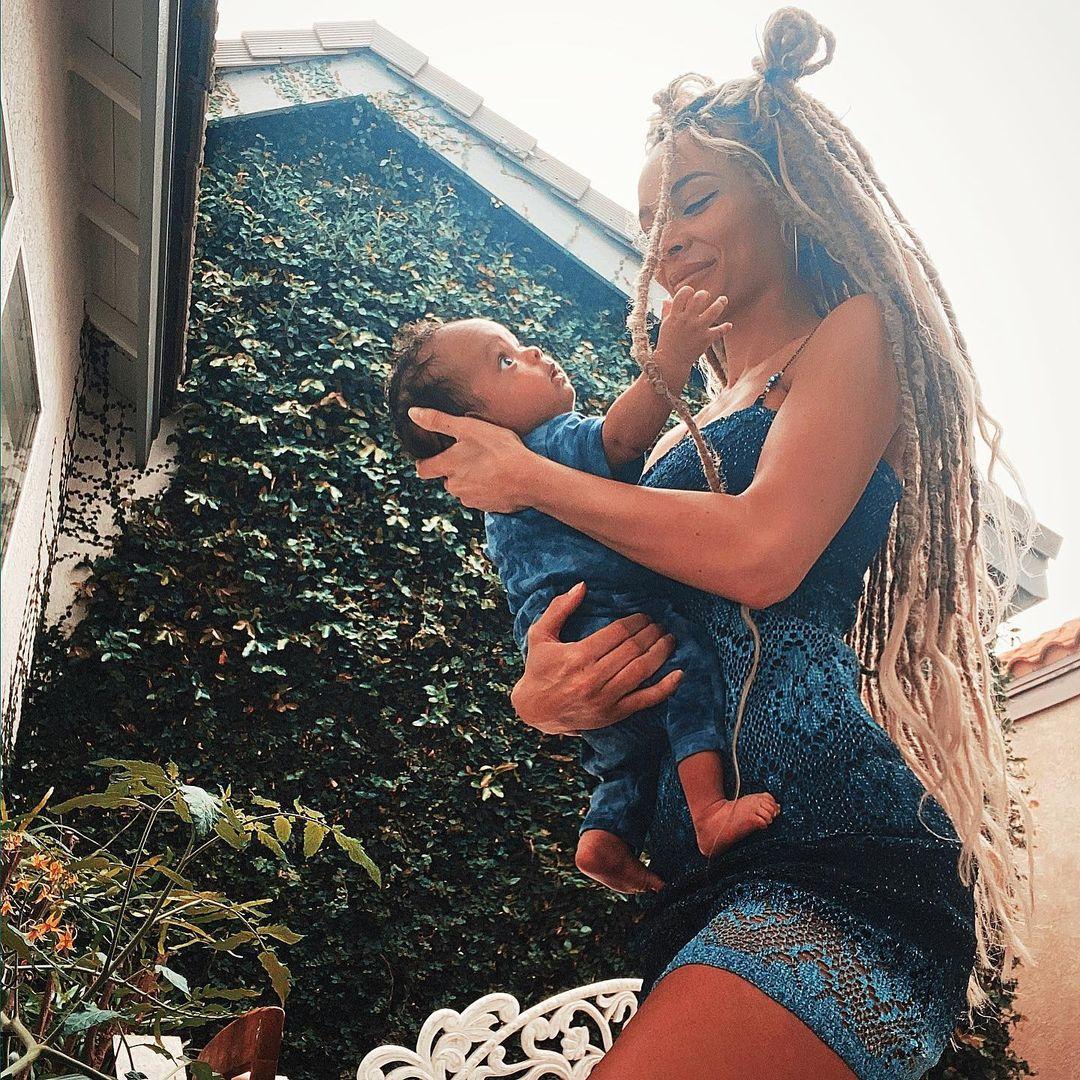 Alyssa Scott with late baby Zen