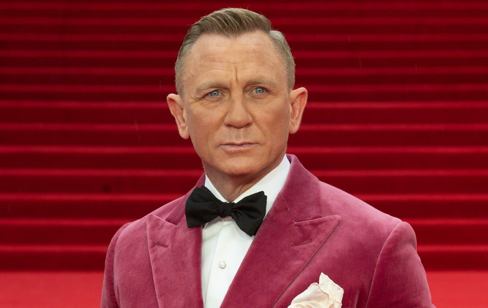 Daniel Craig attends James Bond No Time To Die World Premiere at Royal Albert Hall