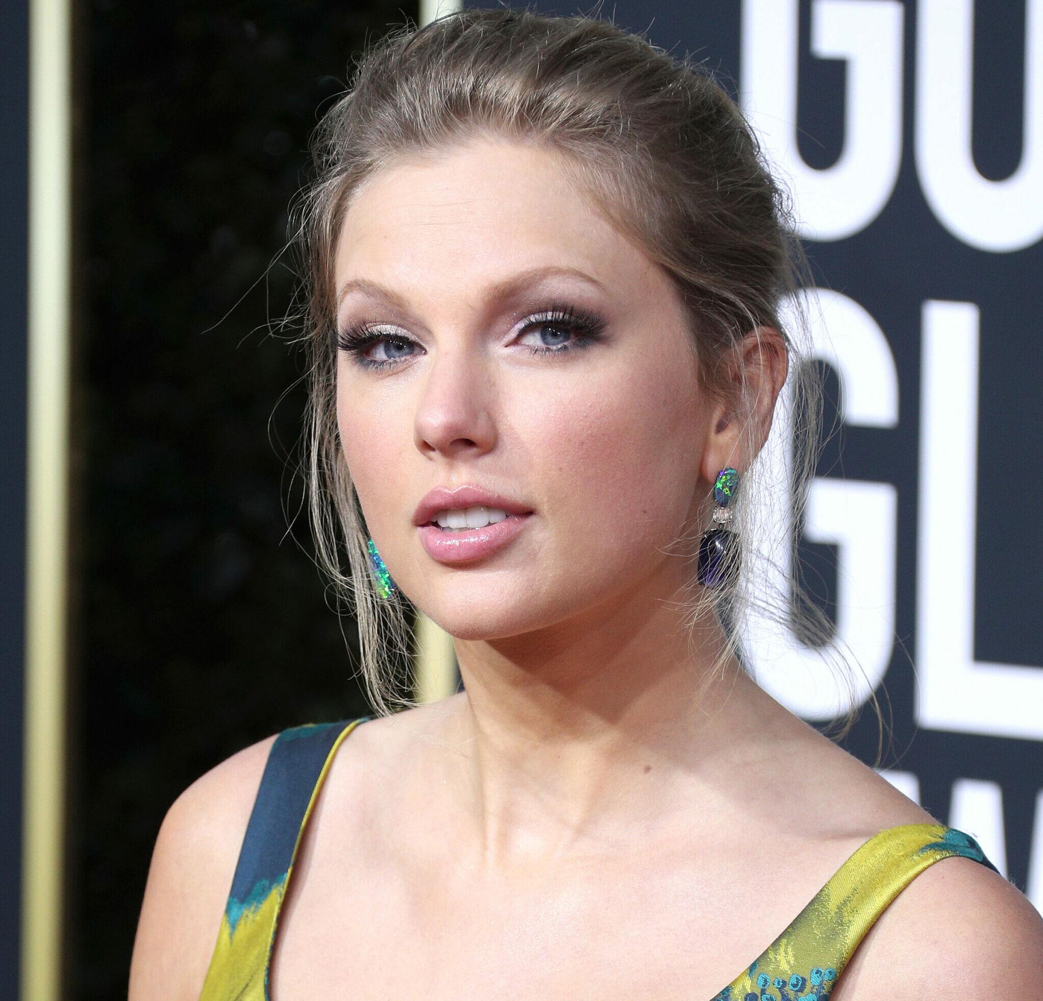 77th Annual Golden Globe Awards - Arrivals. 05 Jan 2020 Pictured: Taylor Swift.