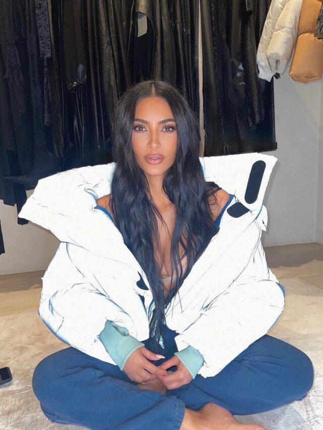 Kim kardashian cropped outlet puffer jacket