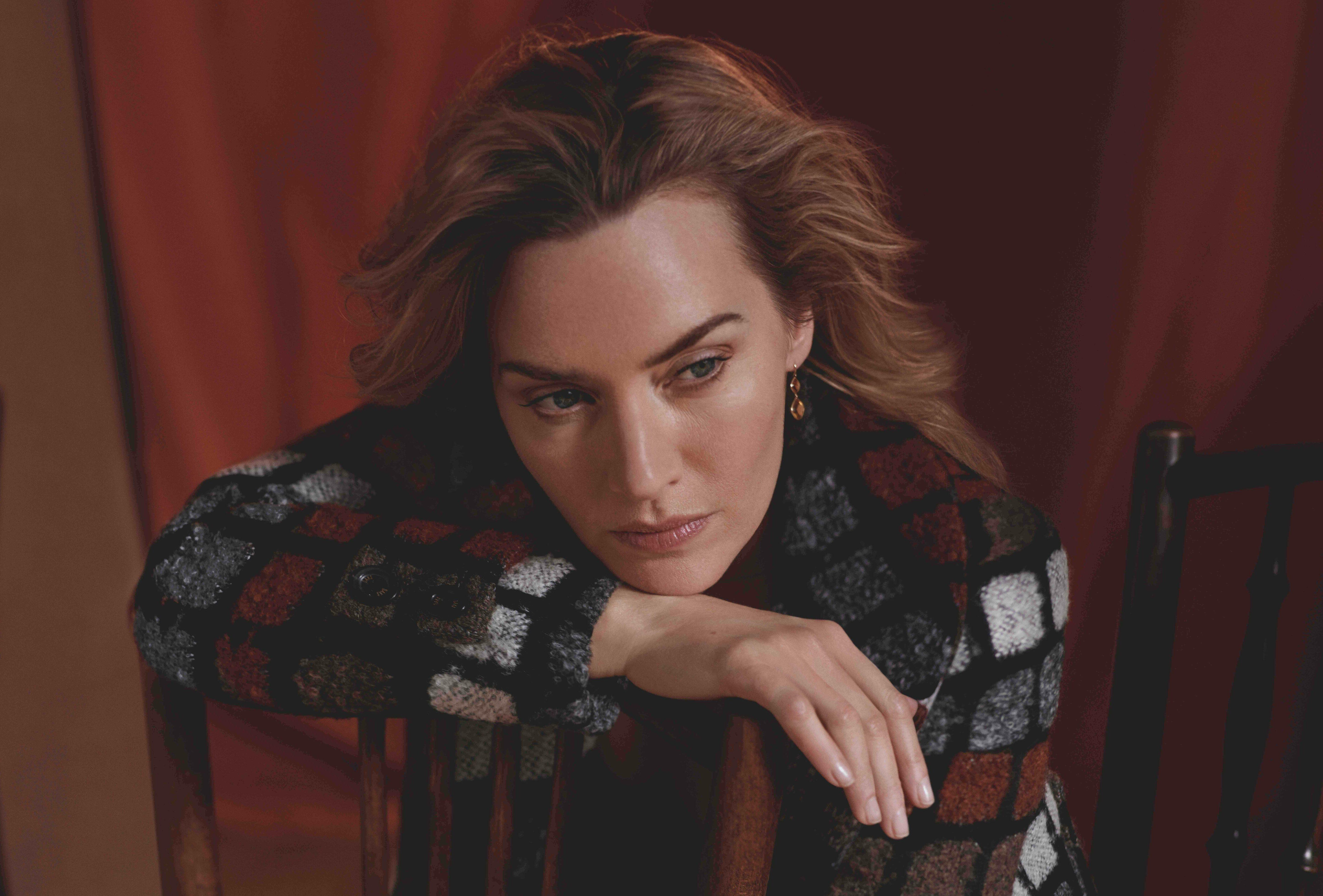 Kate Winslet stars in DAKS fashion campaign