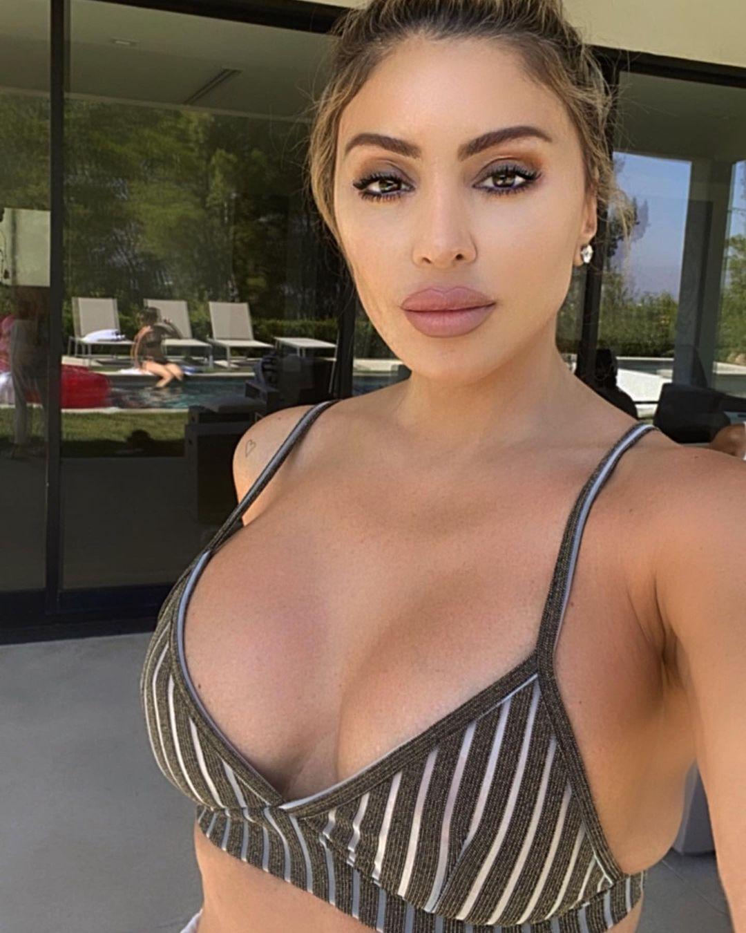 Larsa Pippen takes a selfie.