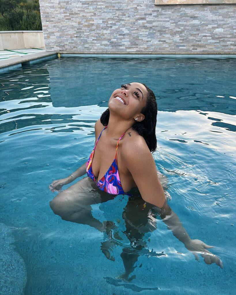 Miss All Her Junk In the Junk': Jordyn Woods Flaunts Her 'Natural