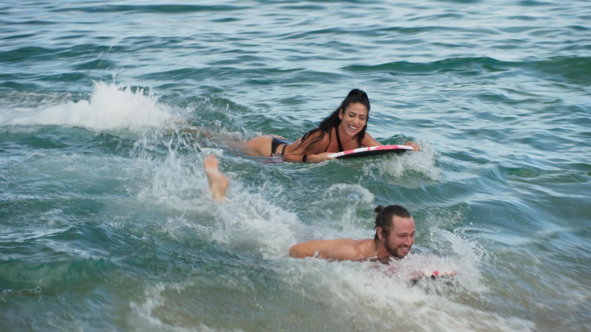 TI4 - 408_Hania and Karyna boogie board