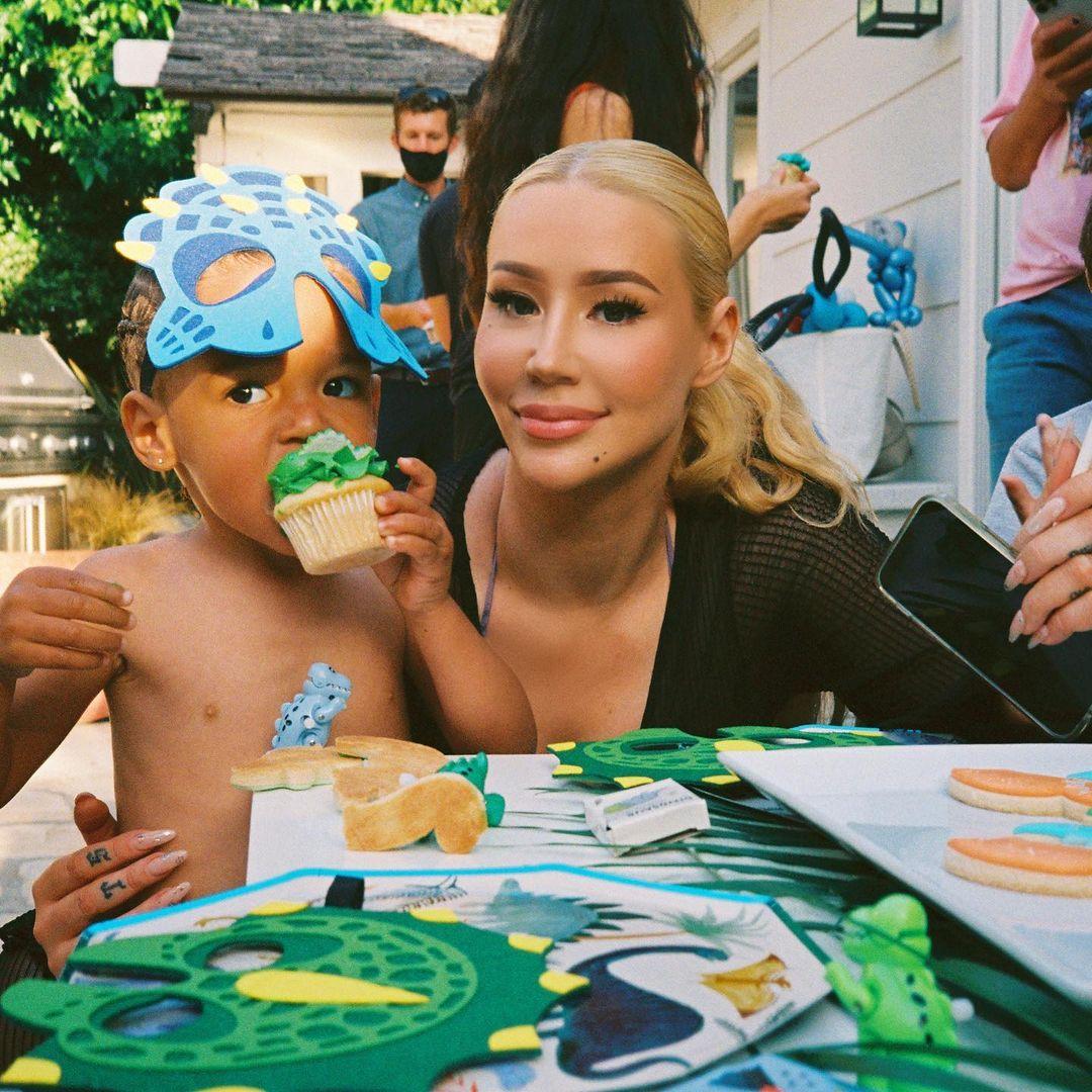 Iggy Azalea Shares Rare Photo With Son To Celebrate Christmas