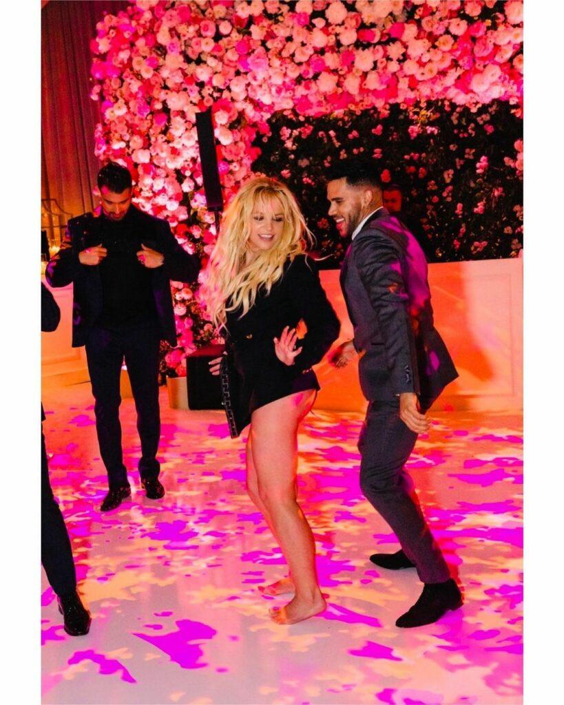 Britney shakes a pantless leg with Willie Lopez