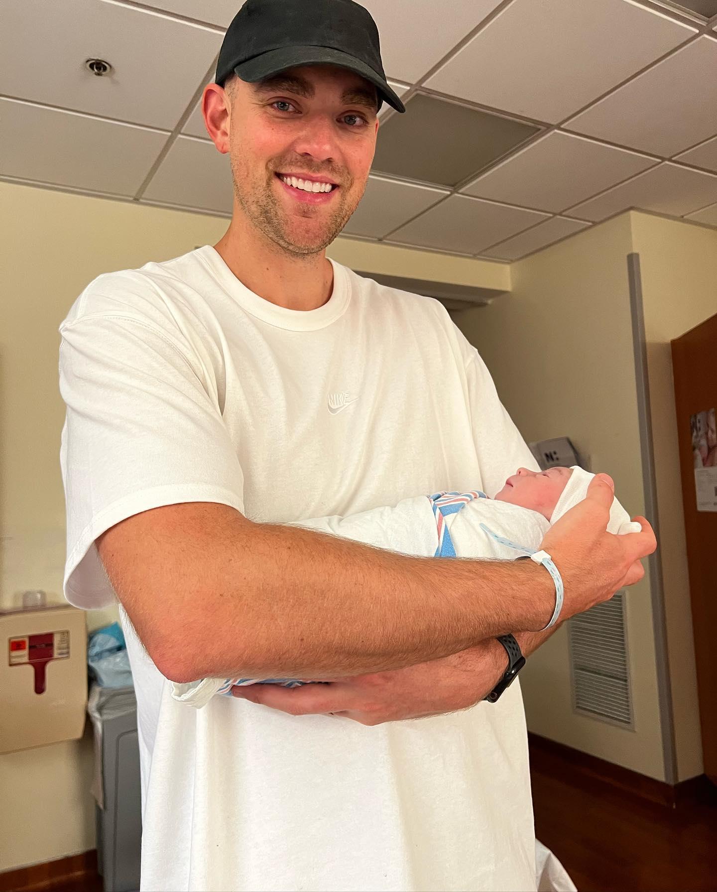 Sydney Cummings and Dustin Houdyshell welcome their first son, Ari Drew Houdyshell, on June 22, 2022 