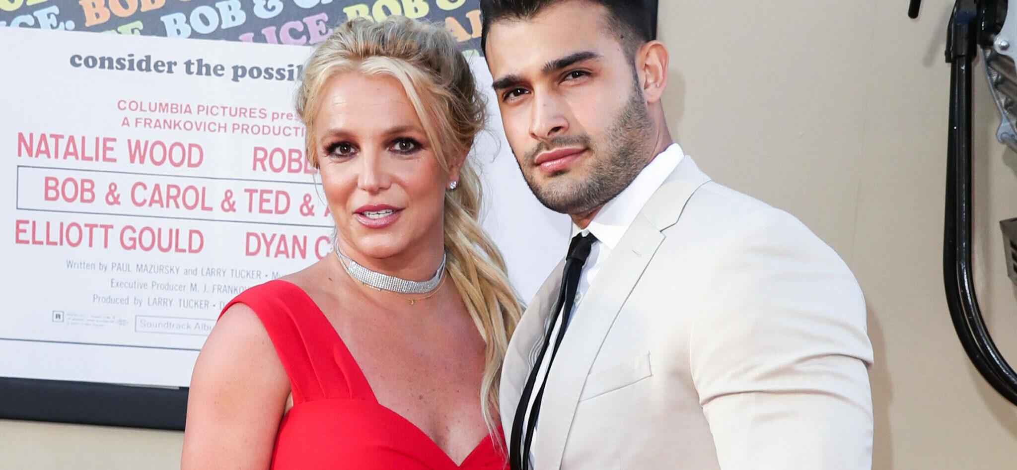 Sam Asghari Shares A Kiss With Britney Spears On Christmas Day