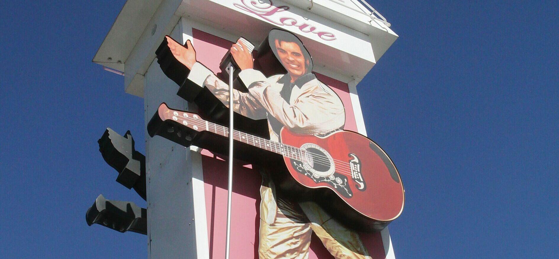 Elvis Has Left The Las Vegas Chapel Industry… Almost!