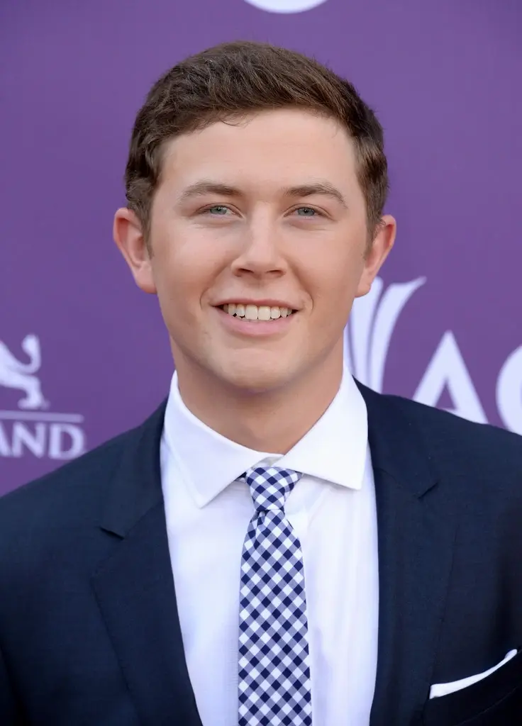 Scotty McCreery, Wife Gabi Welcome First Child: See the Photo
