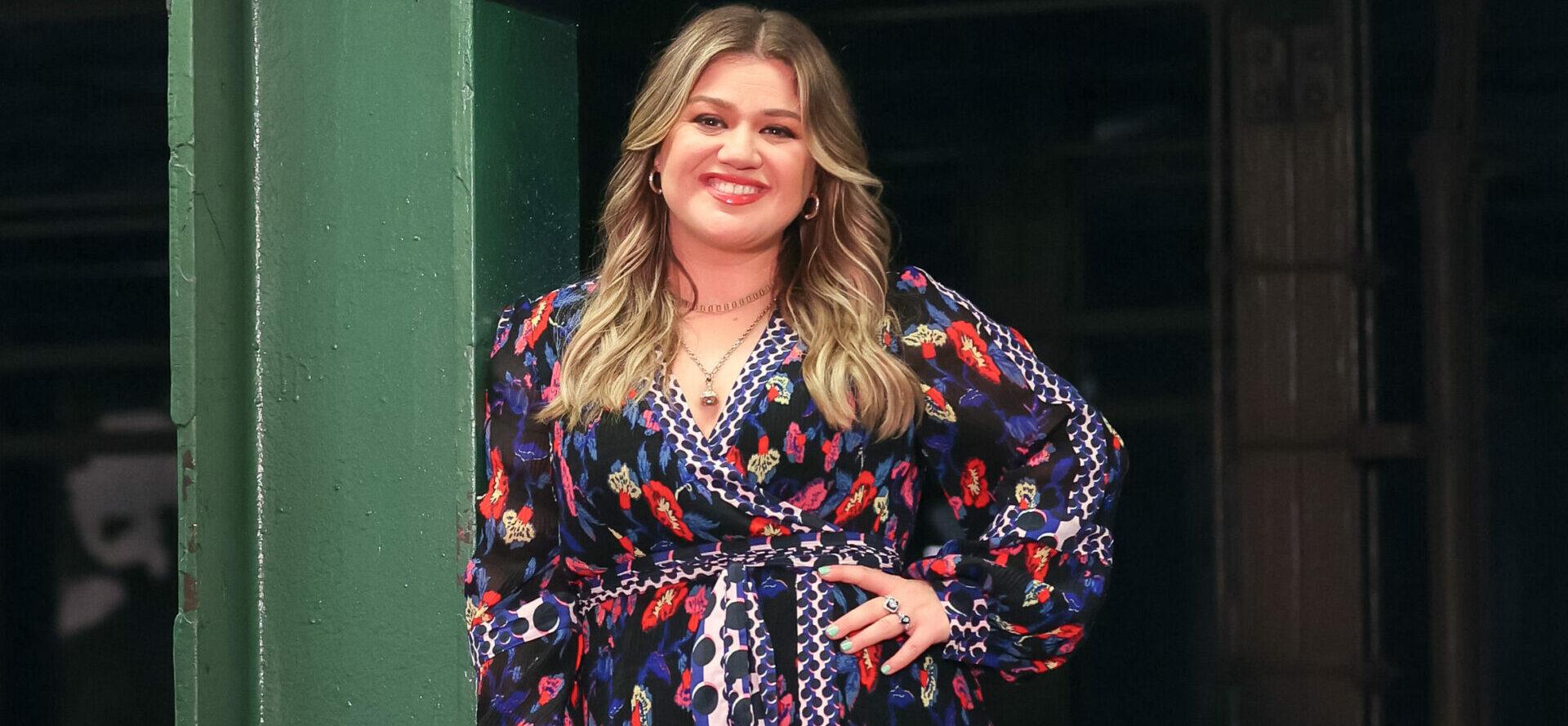 Kelly Clarkson Reveals Who Assisted Her Through Divorce From Brandon Blackstock