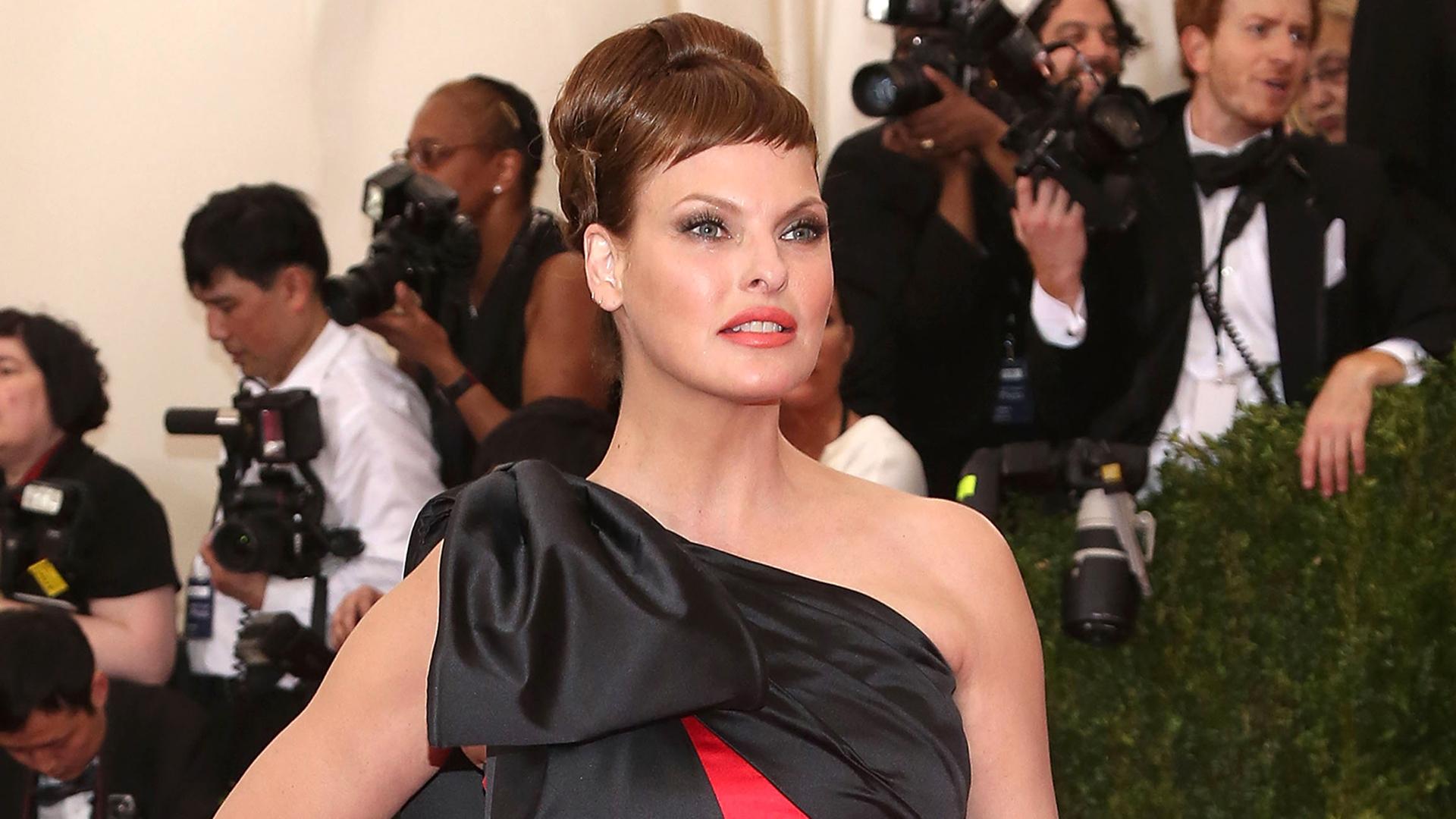 Linda Evangelista Won’t Ever Pose In Swimsuits Or Let Anyone Touch Her Following Botched Procedure