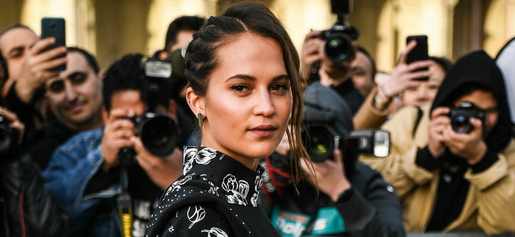 Tomb Raider Collection.com - Alicia Vikander is pregnant. Alicia Vikander  and Michael Fassbender are expecting their first son. Through this photo we  can see the advanced state of pregnancy of the famous