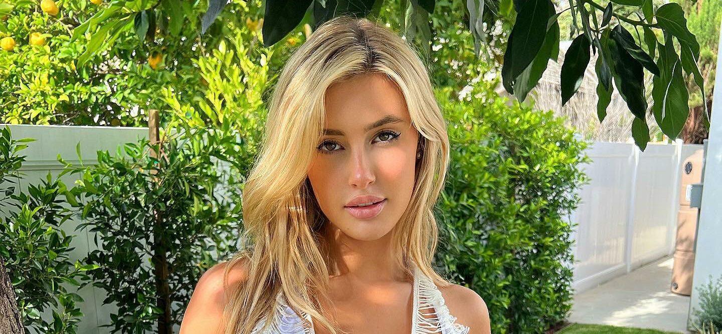 Hailey Bieber Wears These 5 Outfits On Repeat (Because They're So Freakin'  Good)